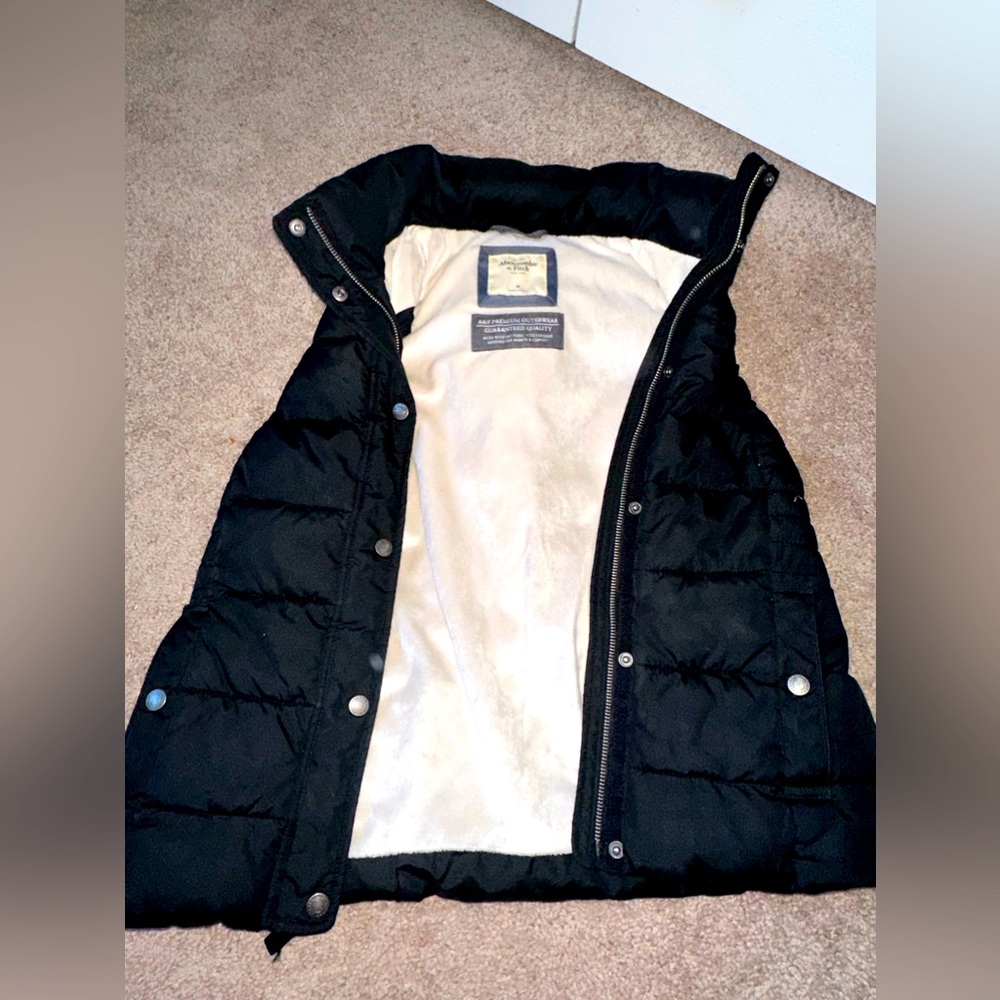 Abercrombie and Fitch Black Puffer/Sherpa Vest